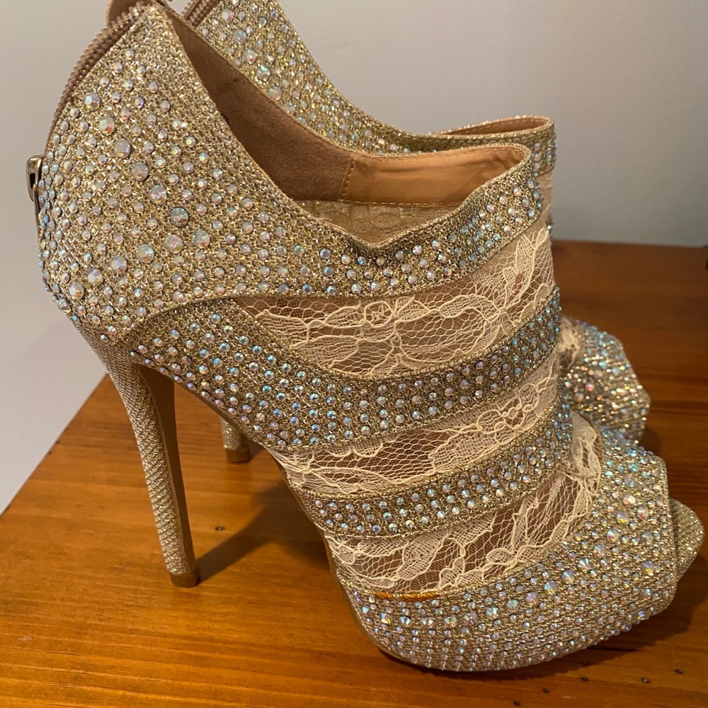 Platform heels - Picture 3 of 3